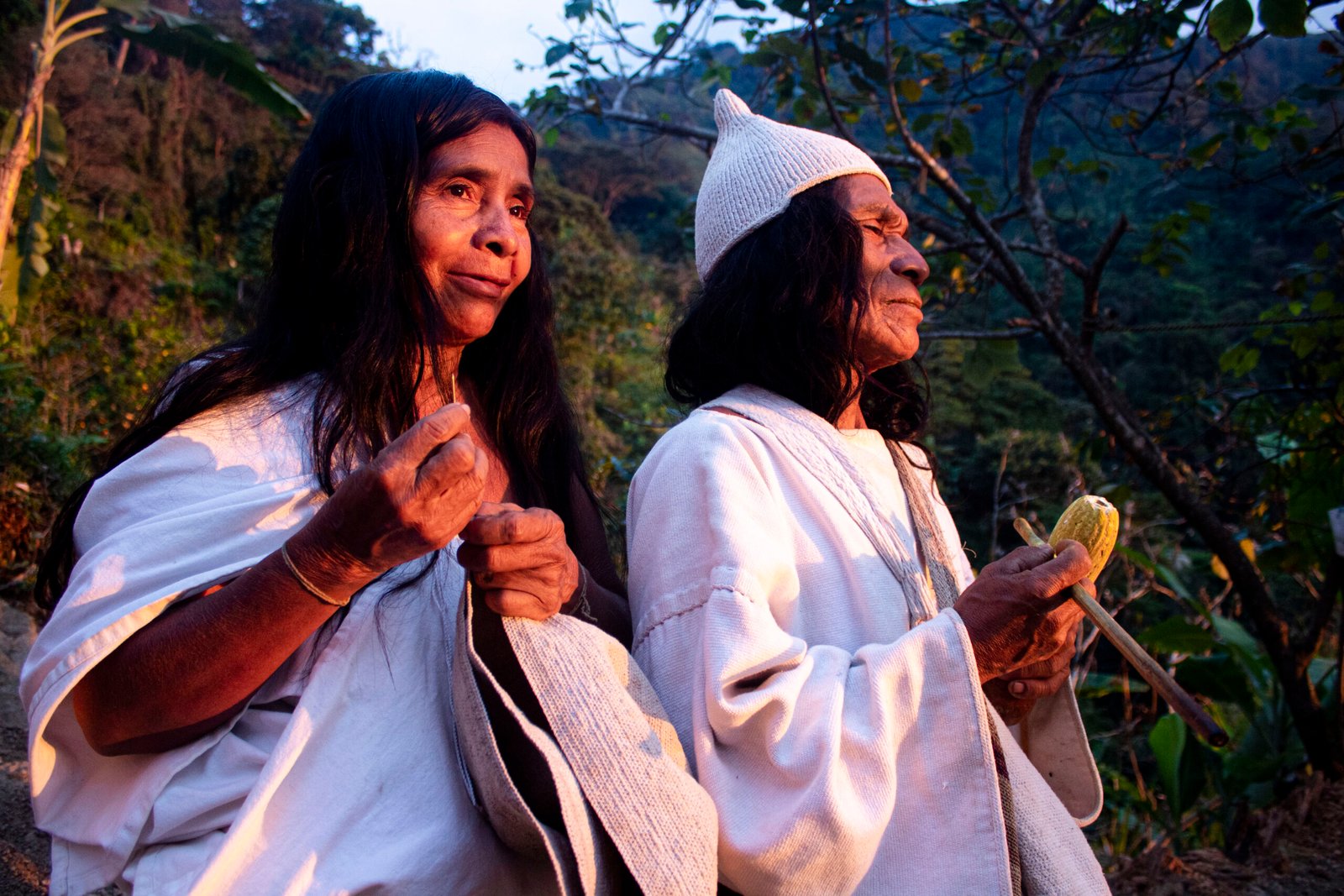 Autoridades espirituales del pueblo Kogui en la Sierra Nevada de Santa Marta